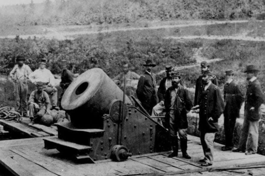 A Giant Cannon during the civil war 