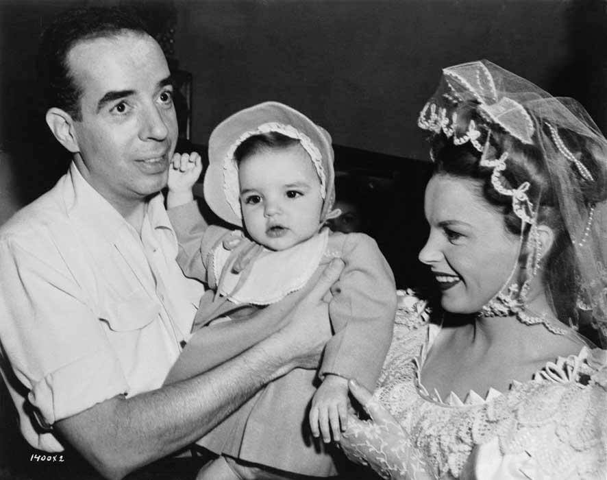 Vicente MInelli and Judy Garland with baby Liza