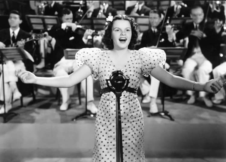 Judy Garland singing