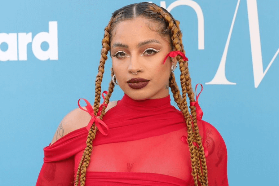  Queen Naija red carpet